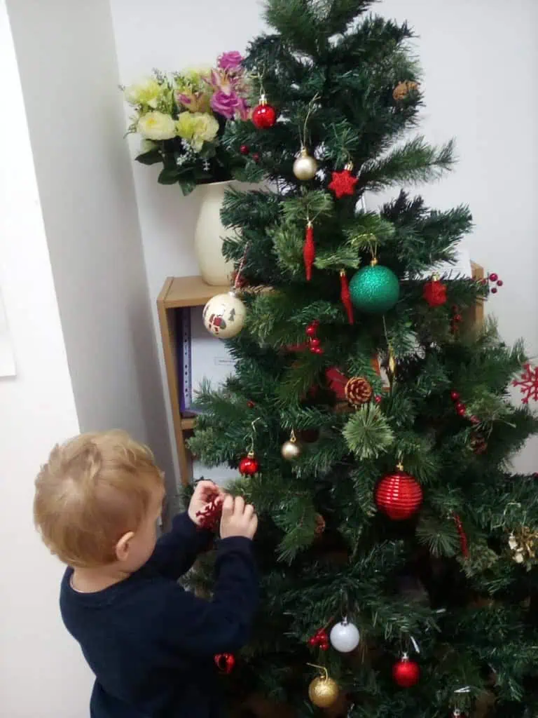 Decorating the Xmas tree Decorating the Xmas tree